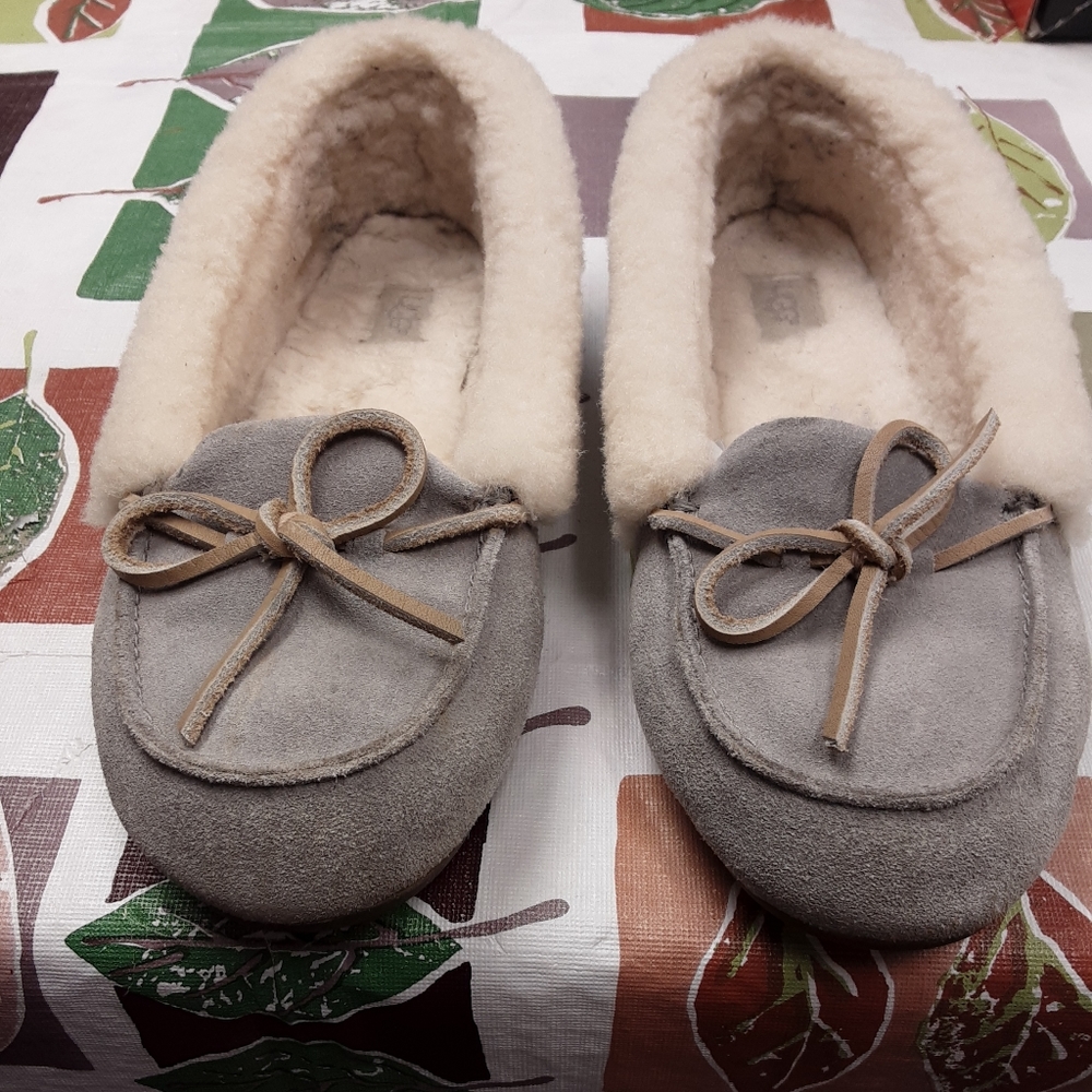 RARE Genuine Ugg Solana Moccasin Size 8M